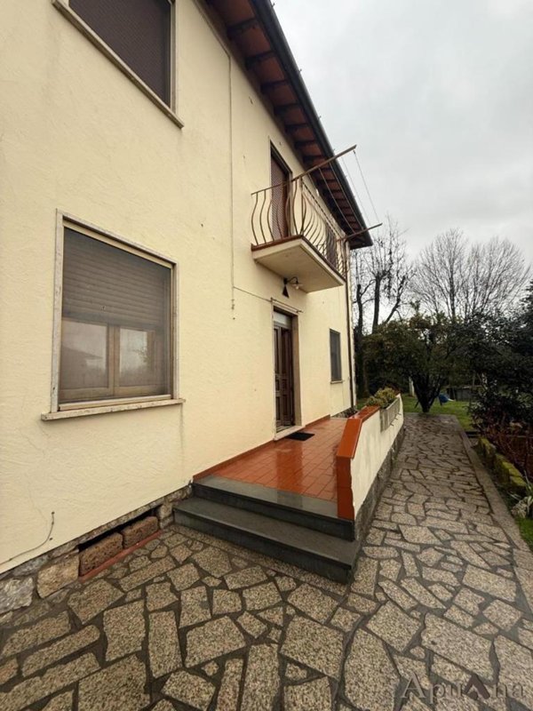 casa indipendente in affitto a Massa