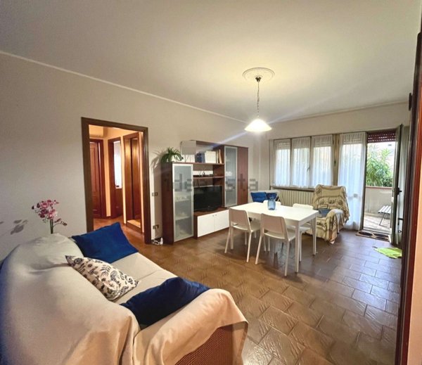 appartamento in affitto a Massa in zona Marina di Massa