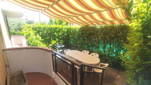 appartamento in affitto a Massa in zona Marina di Massa