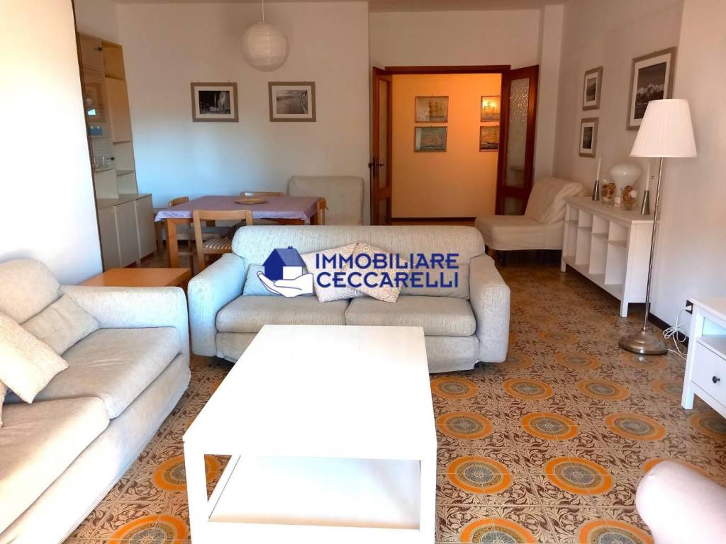 appartamento in affitto a Massa in zona Marina di Massa