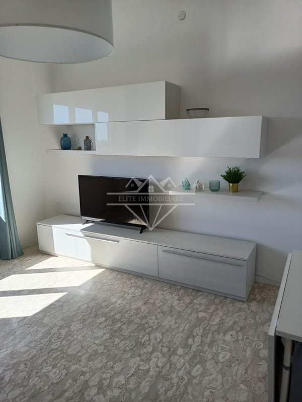 appartamento in affitto a Massa in zona Marina di Massa