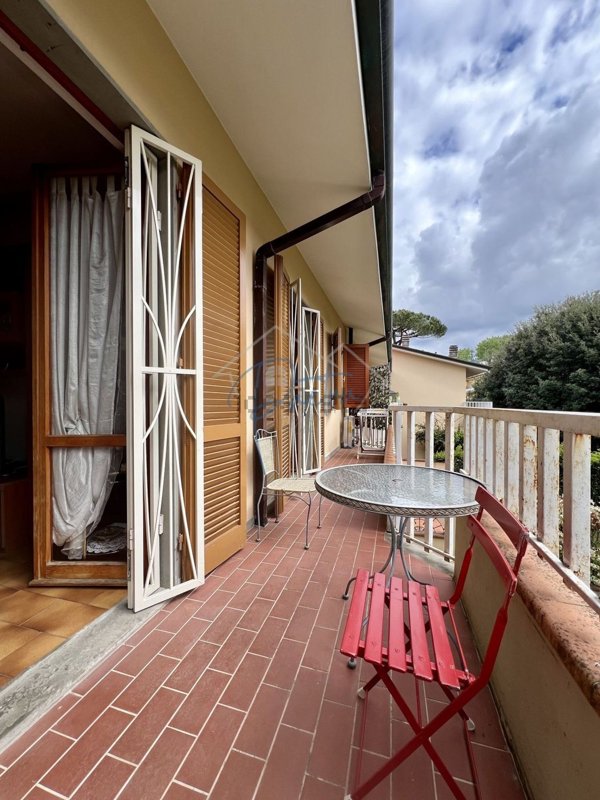 appartamento in affitto a Massa in zona Marina dei Ronchi