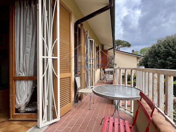 appartamento in affitto a Massa in zona Marina dei Ronchi