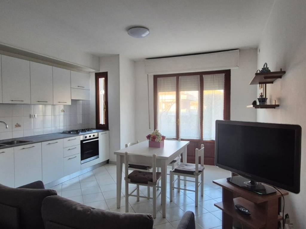 appartamento in affitto a Massa in zona Marina di Massa