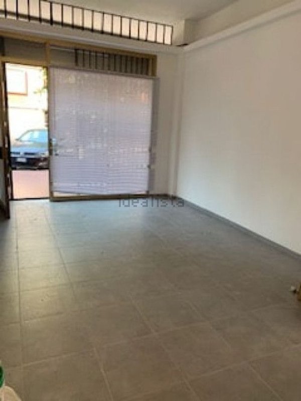 locale commerciale in affitto a Massa