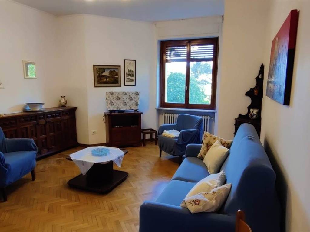 appartamento in affitto a Massa in zona Poveromo