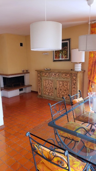 appartamento in affitto a Massa in zona Marina di Massa