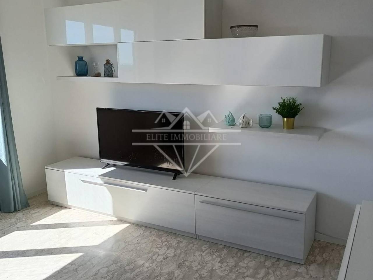 appartamento in affitto a Massa in zona Marina di Massa