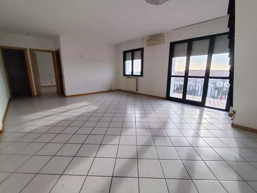 appartamento in affitto a Massa in zona Centro Storico