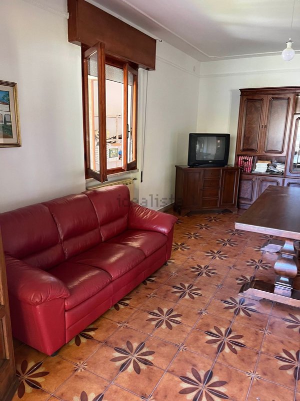 casa indipendente in affitto a Massa