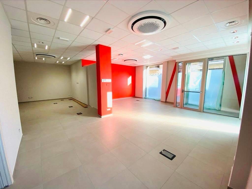 negozio in affitto a Massa in zona Centro Storico