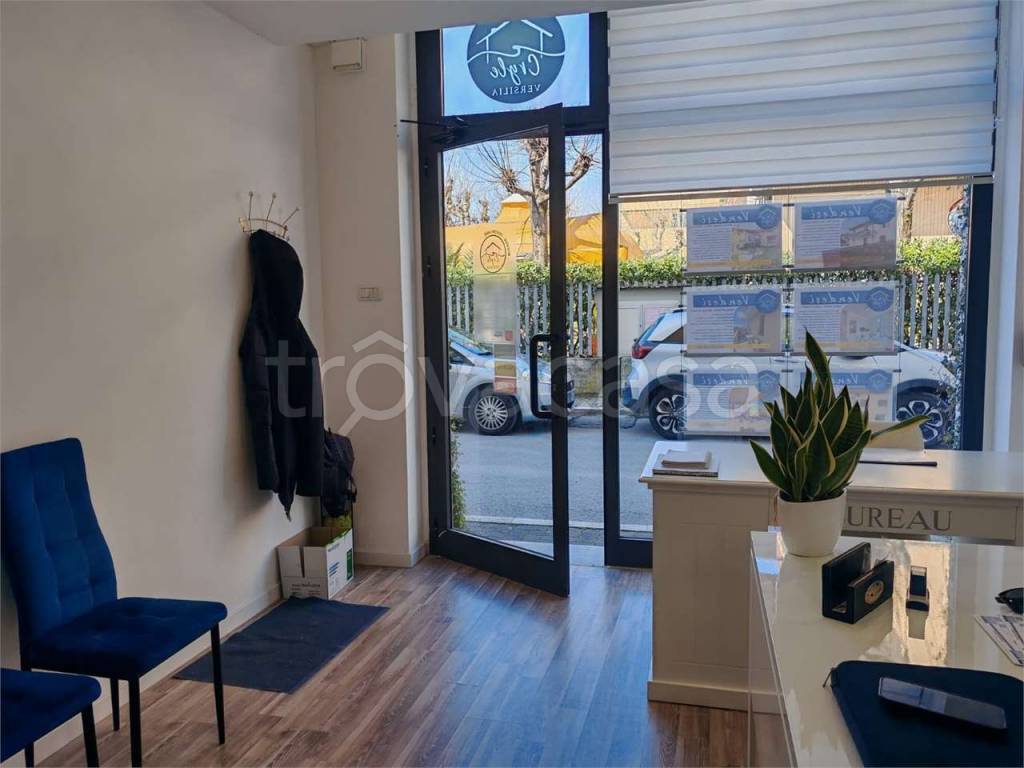 negozio in affitto a Massa in zona Centro Storico