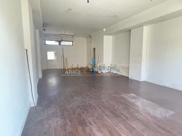 negozio in affitto a Massa