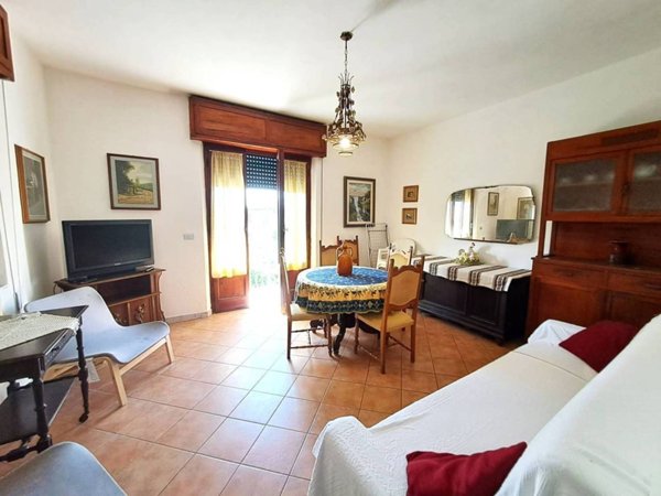 appartamento in affitto a Massa in zona Marina di Massa