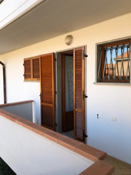 appartamento in affitto a Massa in zona Marina dei Ronchi