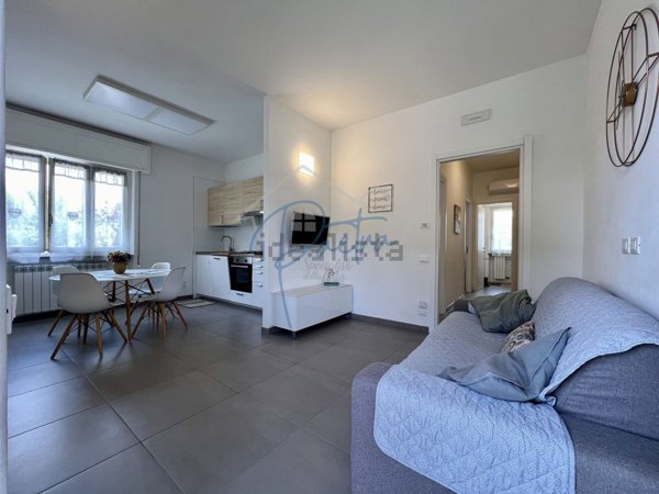 appartamento in affitto a Massa in zona Marina di Massa