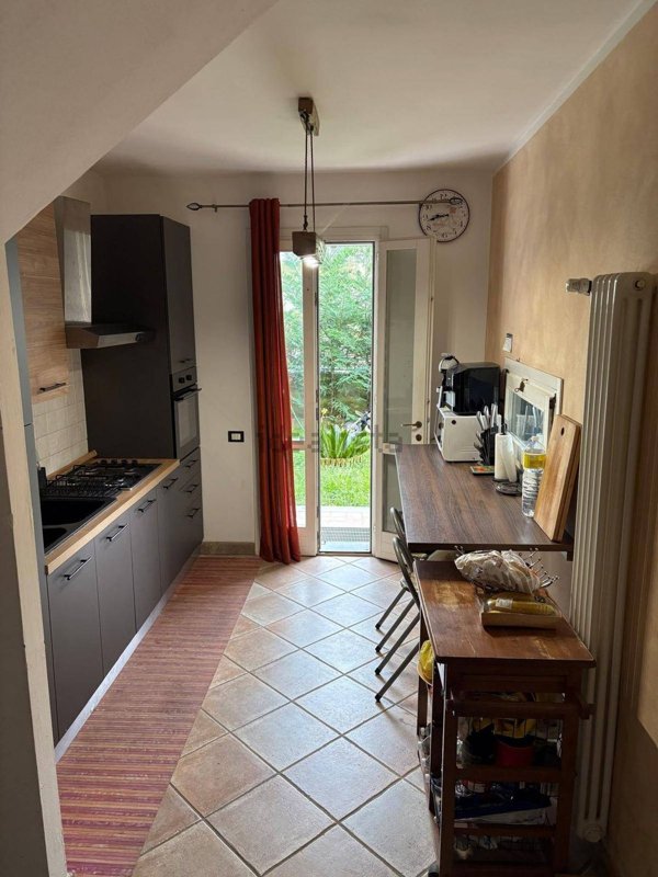 casa indipendente in affitto a Massa