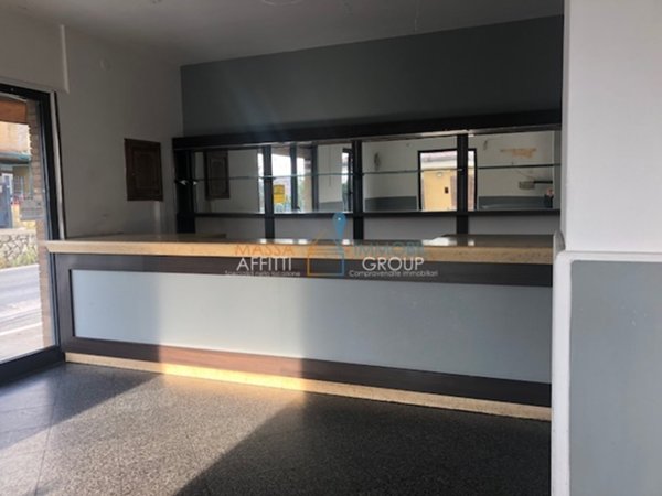 locale commerciale in affitto a Massa