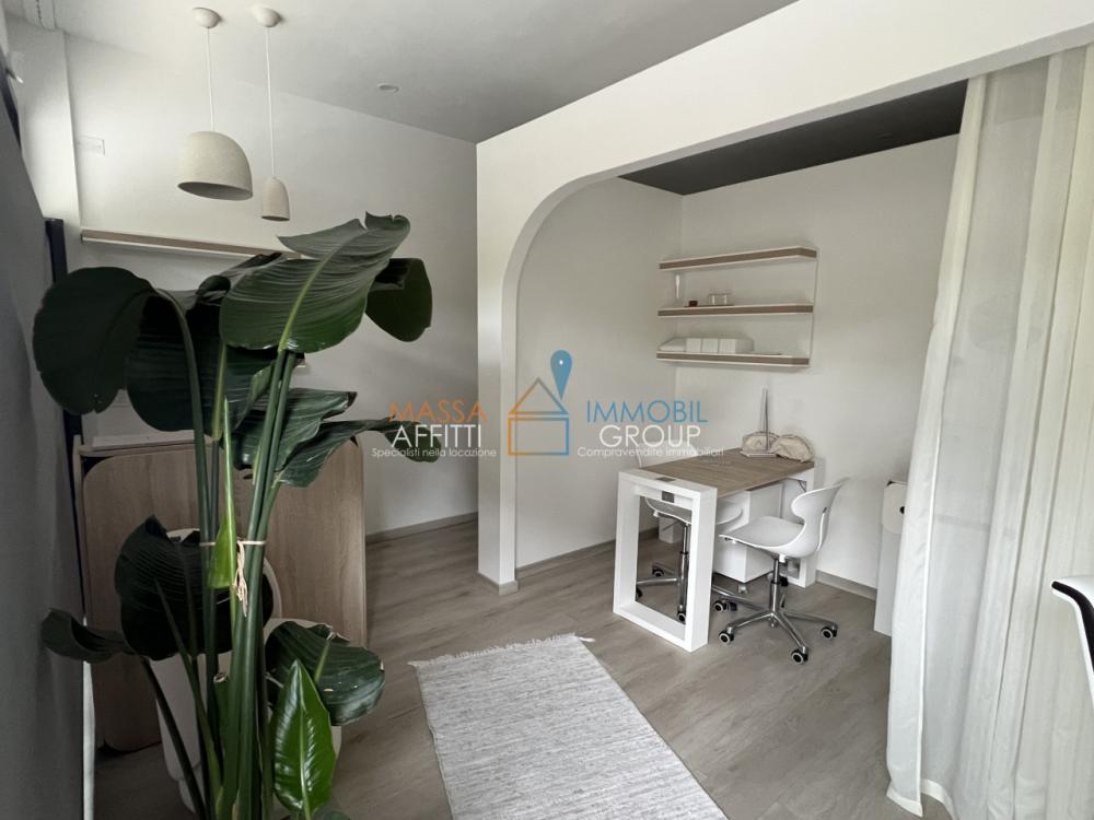 locale commerciale in affitto a Massa