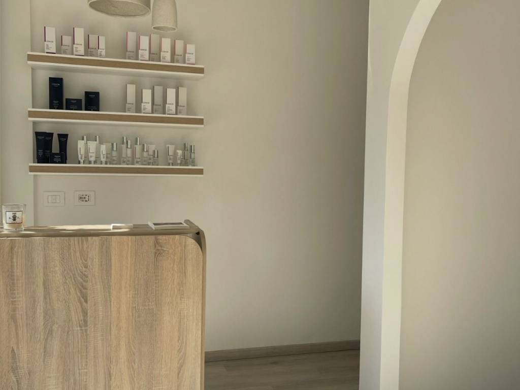 negozio in affitto a Massa