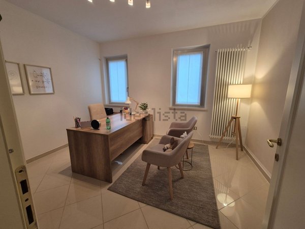 ufficio in affitto a Massa