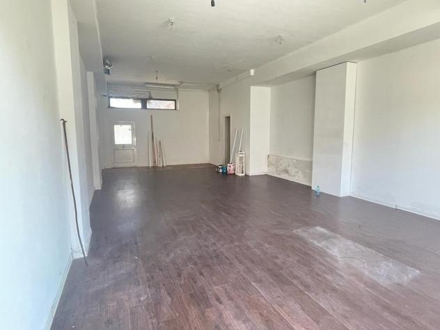 negozio in affitto a Massa