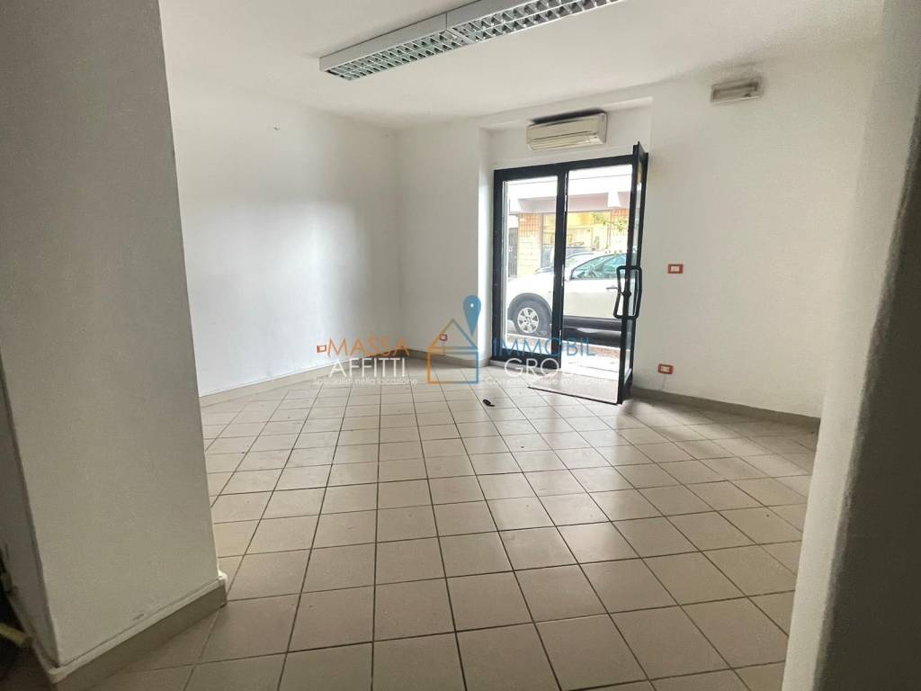 negozio in affitto a Massa in zona Centro Storico