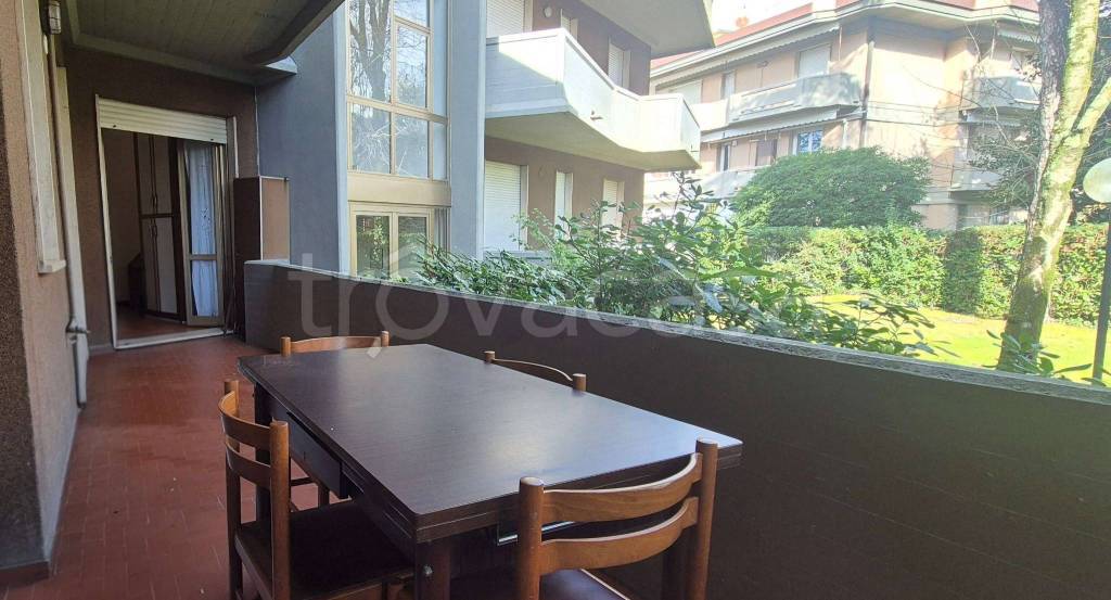 appartamento in affitto a Massa in zona Marina di Massa