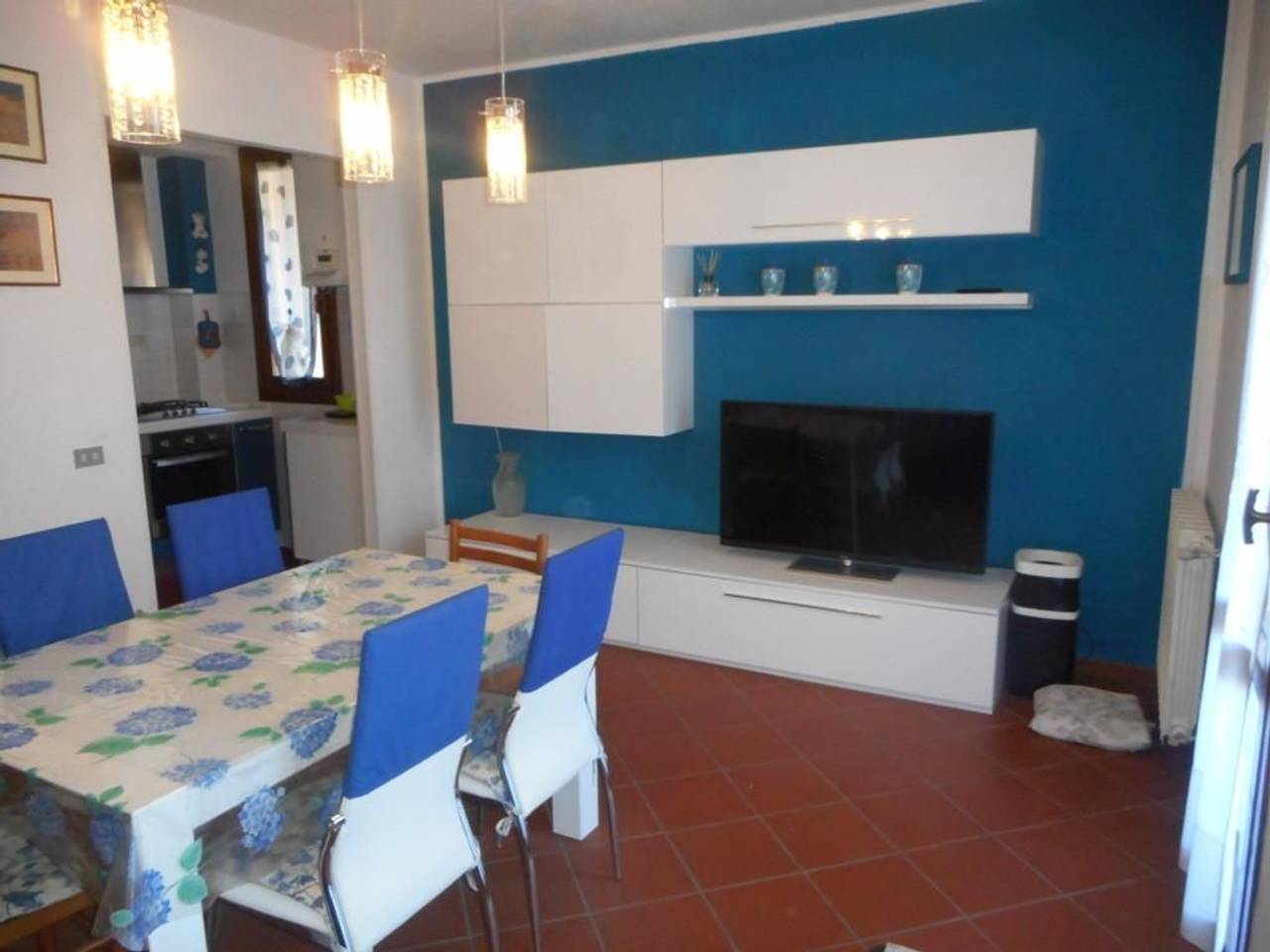 casa indipendente in affitto a Massa in zona Marina dei Ronchi