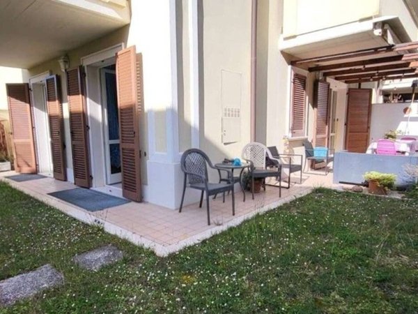 appartamento in affitto a Massa in zona Marina dei Ronchi