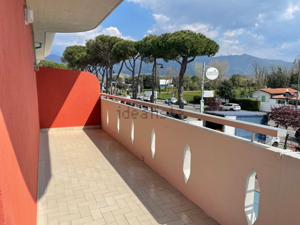 appartamento in affitto a Massa in zona Marina di Massa