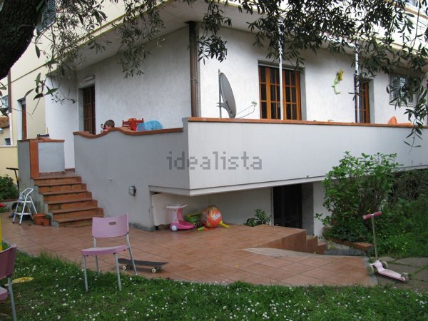 quadrivano in affitto a Massa