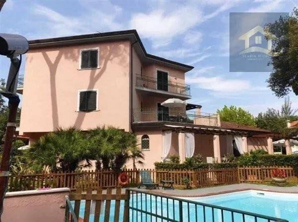 appartamento in affitto a Massa in zona Poveromo