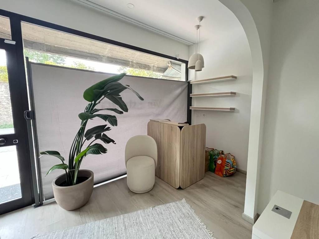 negozio in affitto a Massa in zona Marina di Massa