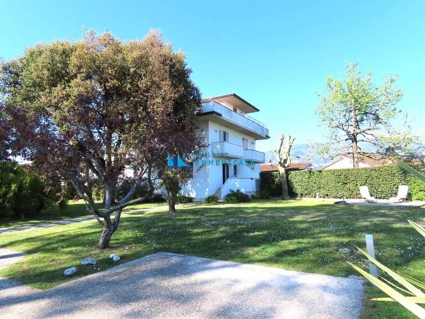 casa semindipendente in affitto a Massa in zona Poveromo