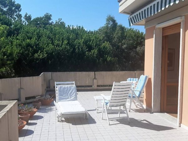 appartamento in affitto a Massa in zona Marina dei Ronchi