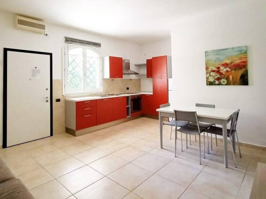 intera palazzina in affitto a Massa in zona Marina dei Ronchi