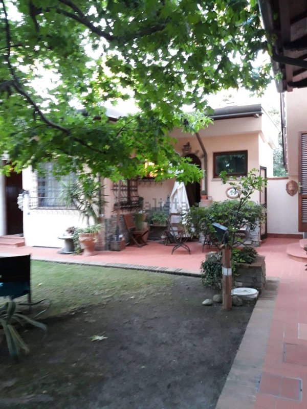 appartamento in affitto a Massa in zona Marina di Massa