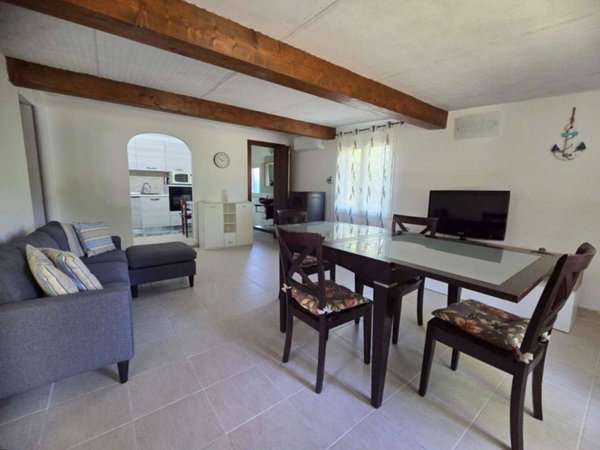 casa indipendente in affitto a Massa in zona Marina dei Ronchi