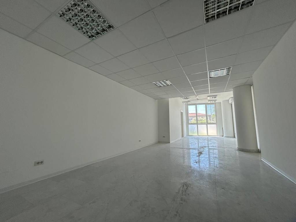 ufficio in affitto a Massa in zona Castagnola