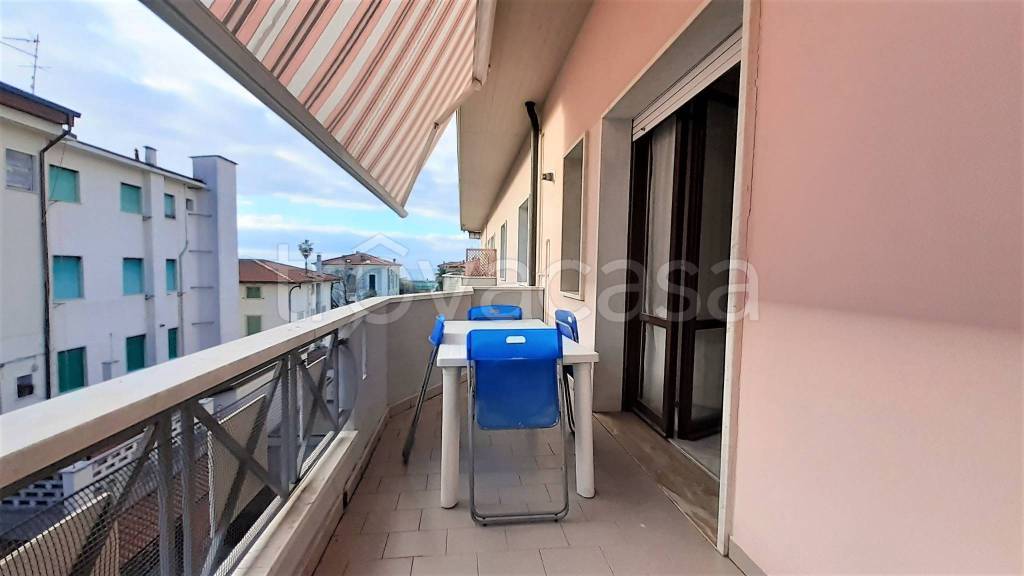 appartamento in affitto a Massa in zona Marina di Massa
