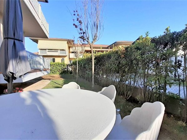 appartamento in affitto a Massa in zona Marina di Massa