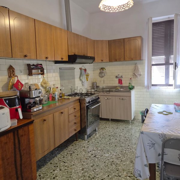 appartamento in affitto a Massa in zona Mirteto