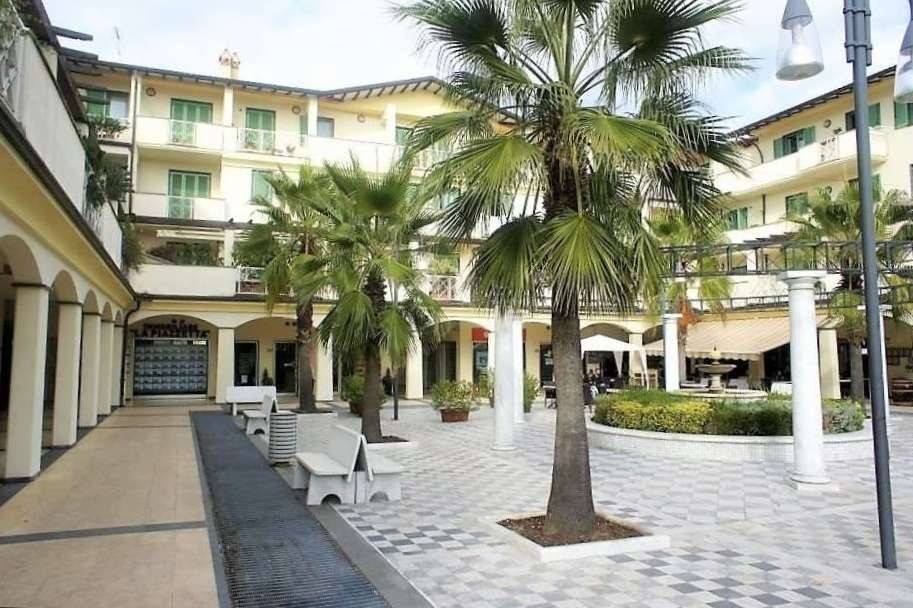 appartamento in affitto a Massa in zona Marina di Massa
