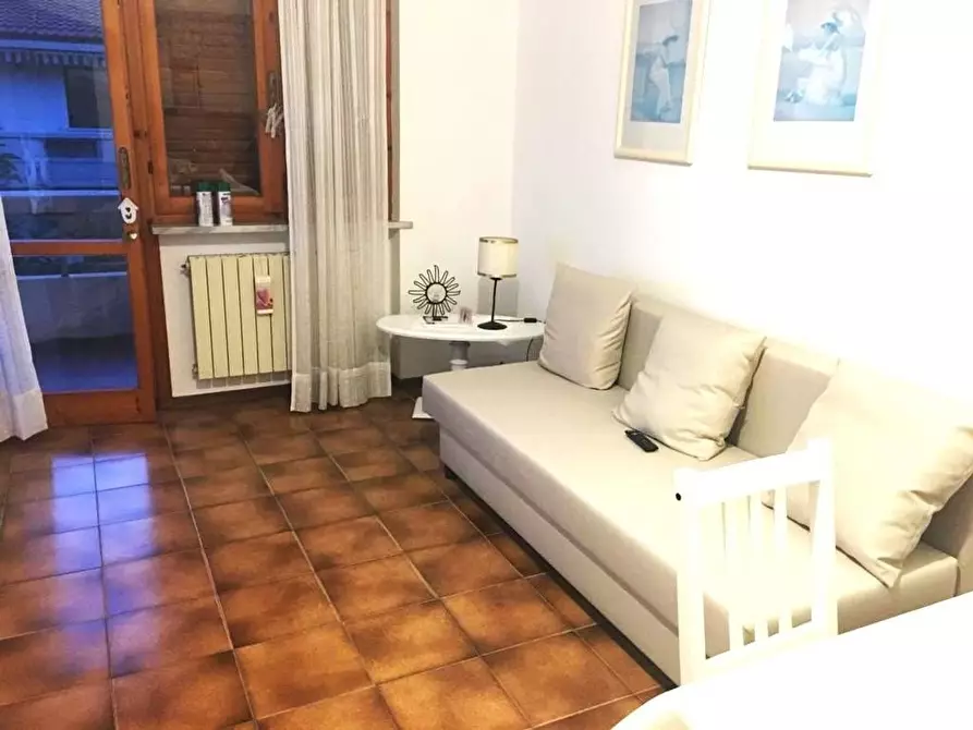 appartamento in affitto a Massa in zona Marina di Massa