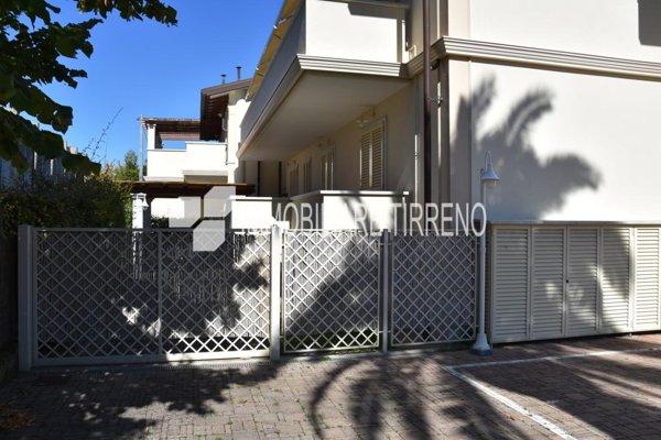 appartamento in affitto a Massa in zona Marina di Massa