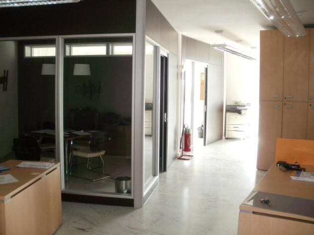 ufficio in affitto a Massa
