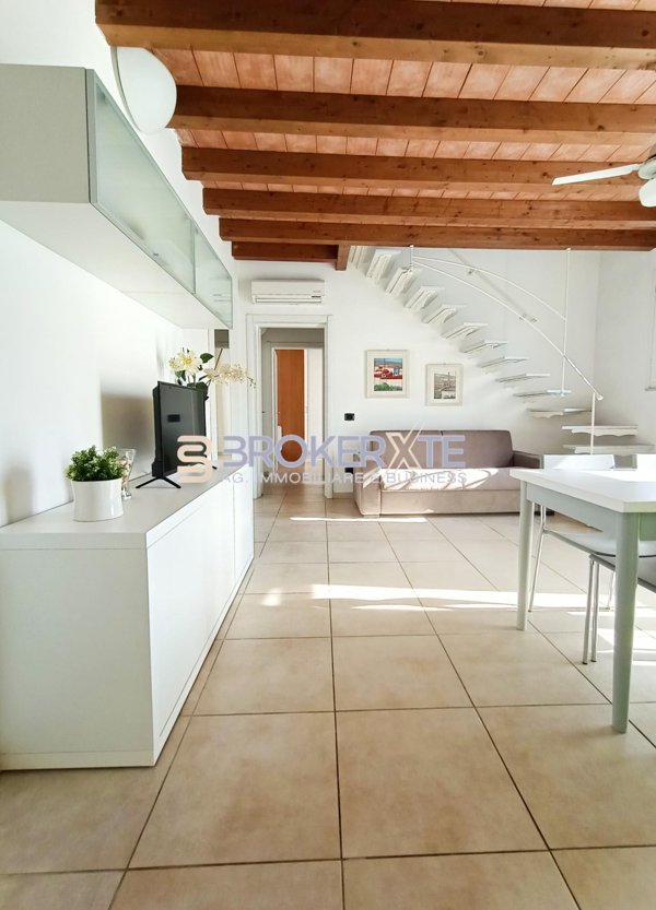 casa indipendente in affitto a Massa in zona Marina di Massa