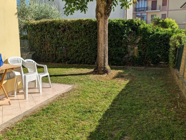 appartamento in affitto a Massa in zona Marina di Massa