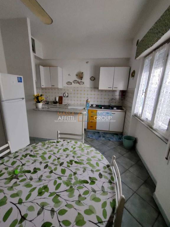 appartamento in affitto a Massa in zona Marina di Massa